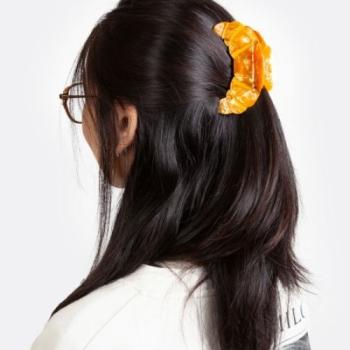 Preview: Haarklammer Accessoire mit kreativem Croissant Design und sicherem Halt