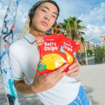 Preview: Lustige rote Salty Chips‑Socken als Geschenkidee